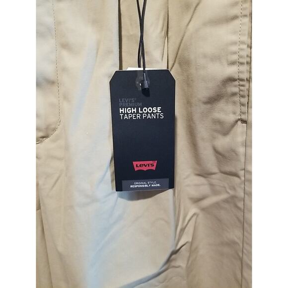 NWT Levis High Rise Loose Tapered Pleated Tan Khaki Pants Size 32 X 30 No Belt - Picture 3 of 12
